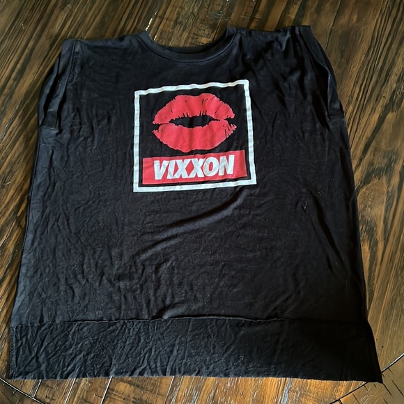 Vixxon/Dixxon black sleeveless shirt with red lips size medium - Picture 2 of 4